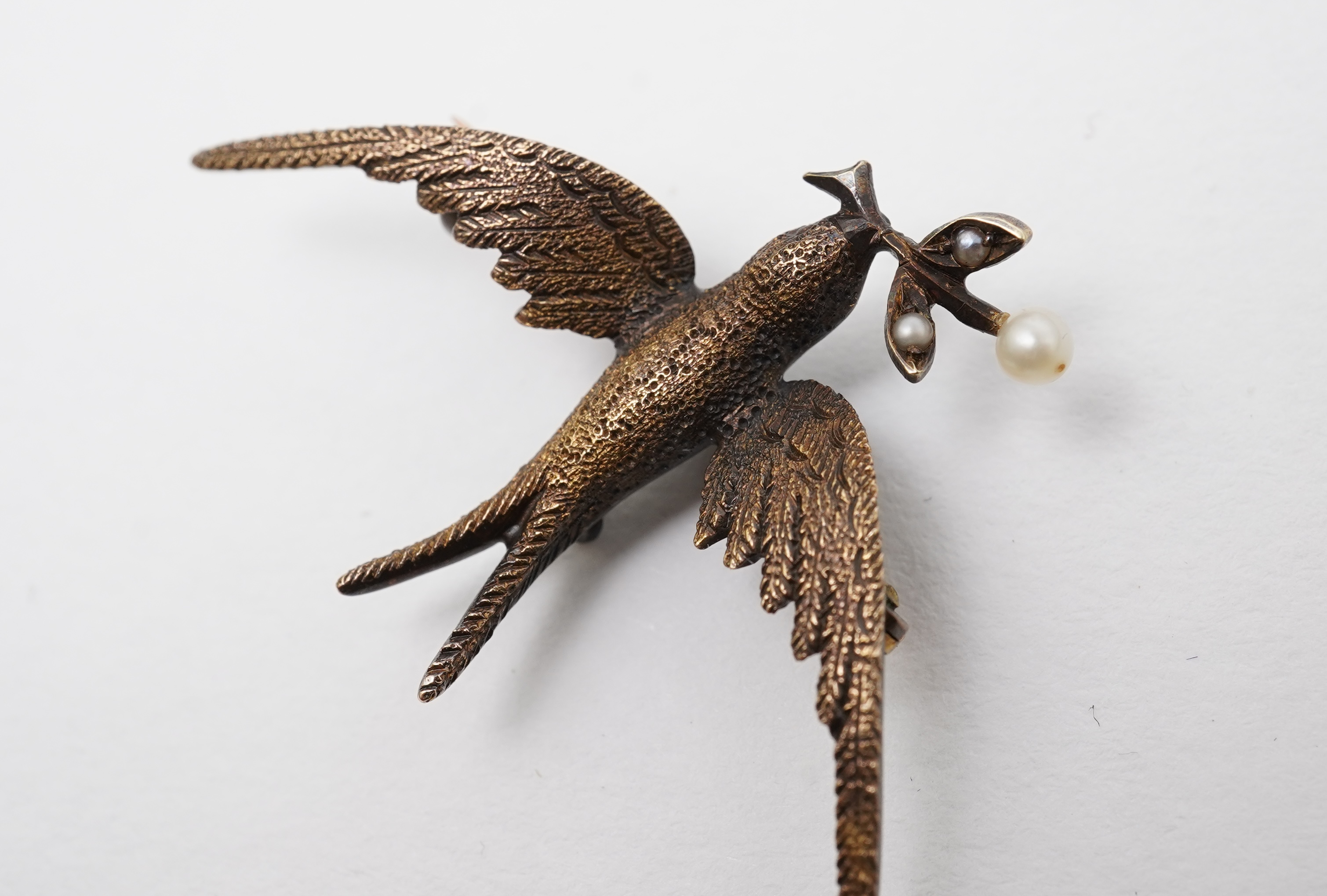 An Edwardian gold and seed pearl brooch, early 20th century